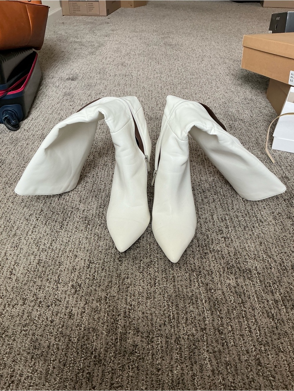 Amazon White Knee-High Pointed-Toe Stiletto Boots - Picture 2 of 3